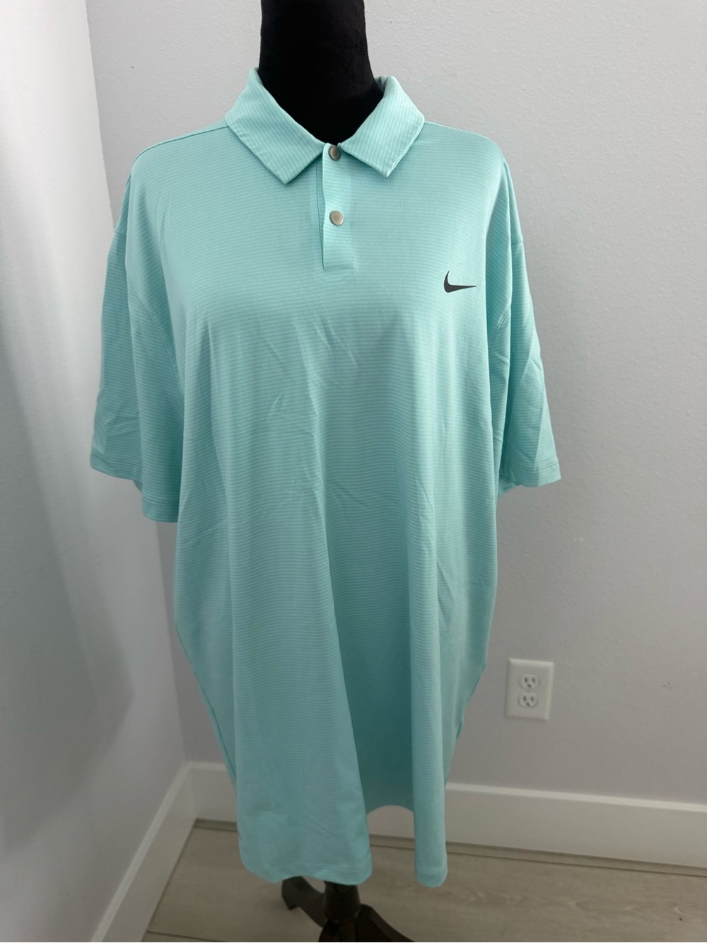 Nike Men’s Mint Green Polo Shirt with Swoosh#B24